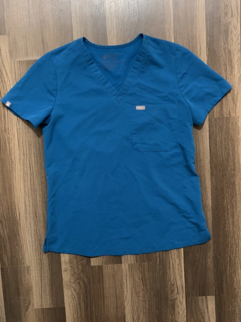 FIGS Catarina One-Pocket Scrub Top Women’s Small Blue